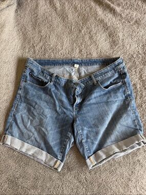 Old Navy Light Blue Denim Rolled-Hem Women's Shorts